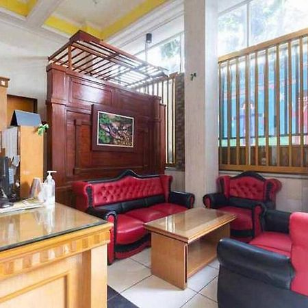 Homestay Gayatri Sawojajar Near Univ Negeri Malang Kampus 2 Mitra Reddoorz Екстериор снимка