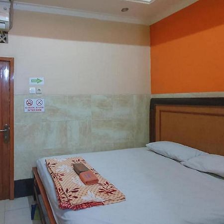Homestay Gayatri Sawojajar Near Univ Negeri Malang Kampus 2 Mitra Reddoorz Екстериор снимка