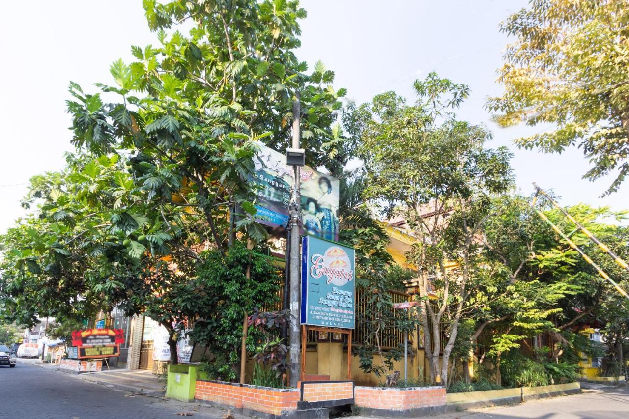 Homestay Gayatri Sawojajar Near Univ Negeri Malang Kampus 2 Mitra Reddoorz Екстериор снимка
