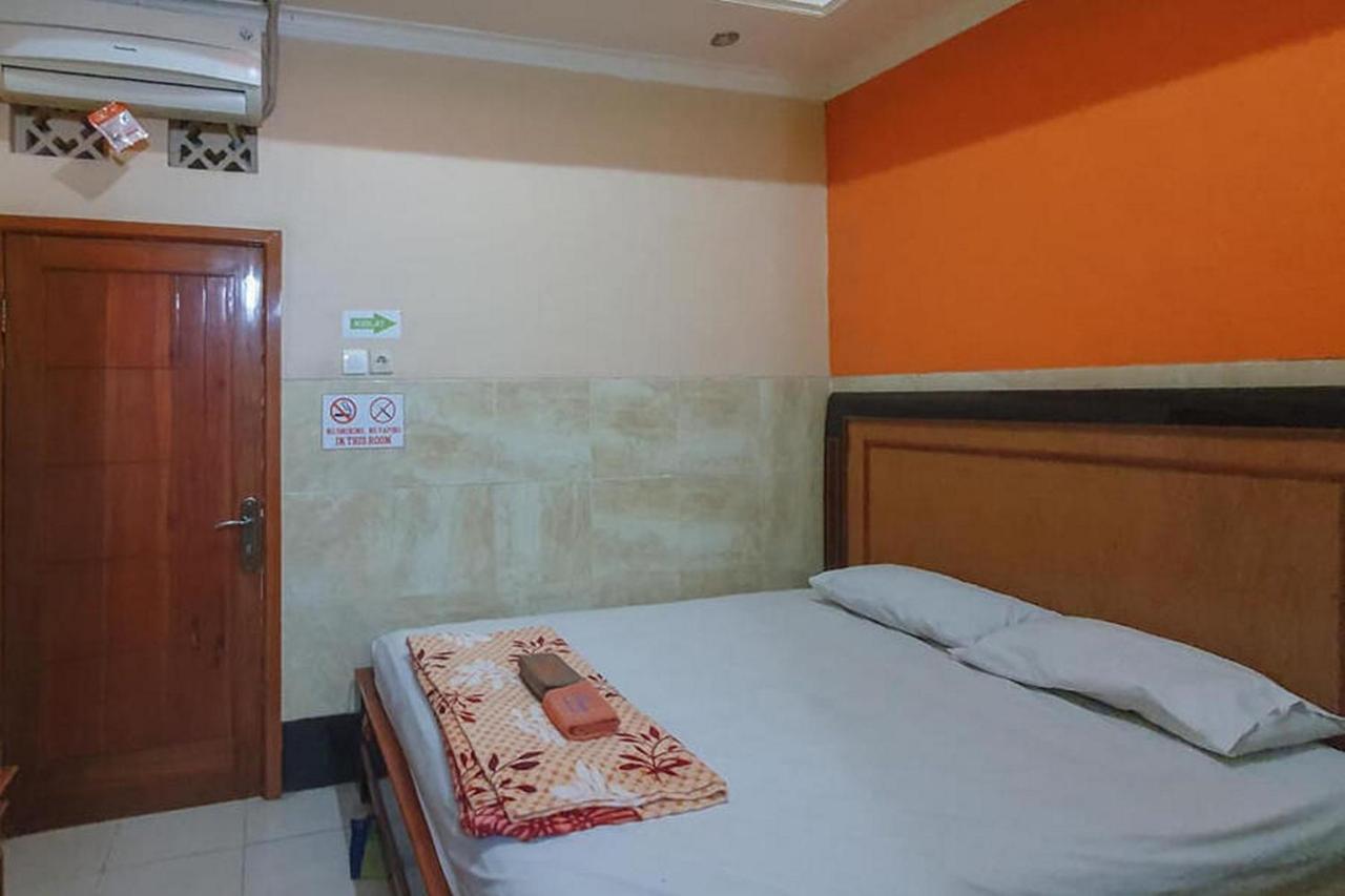 Homestay Gayatri Sawojajar Near Univ Negeri Malang Kampus 2 Mitra Reddoorz Екстериор снимка